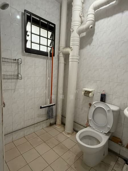 663B Jurong West Street 65, 663B Jurong West Street 65, 3 Bedrooms, 980 sqft, HDB Flat For Rent, by Gerald Wong 黄政强, 500195126 - Bathroom - PropertyGuru.com.sg