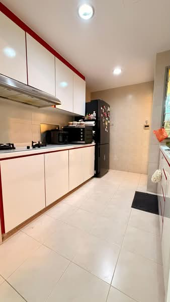 Whitewater, 25 Pasir Ris Street 72, 3 Bedrooms, 1,141 sqft, Executive Condominium For Sale, by Justinian Lee, 500195155 - Kitchen - PropertyGuru.com.sg