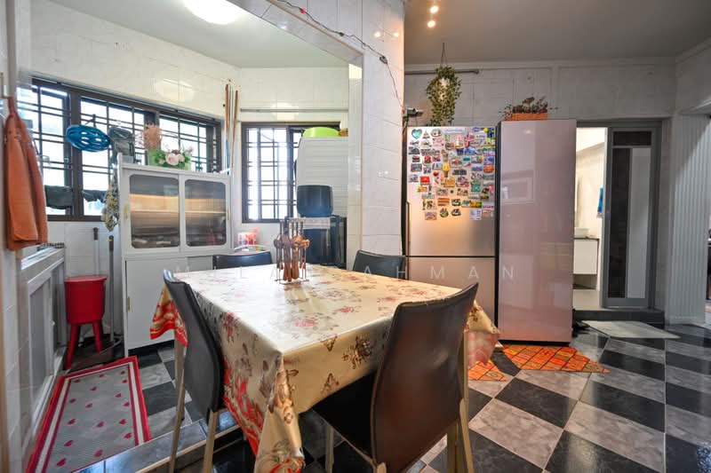 250C Compassvale Street, 250C Compassvale Street, 3 Bedrooms, 1,400 sqft, HDB Flat For Sale, by Mila Rahman, 500195159 - Kitchen - PropertyGuru.com.sg