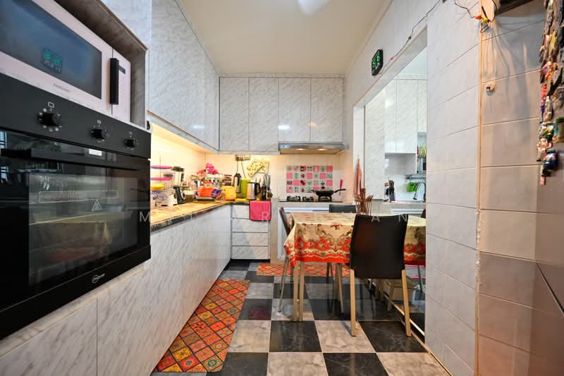 250C Compassvale Street, 250C Compassvale Street, 3 Bedrooms, 1,400 sqft, HDB Flat For Sale, by Mila Rahman, 500195159 - Kitchen - PropertyGuru.com.sg