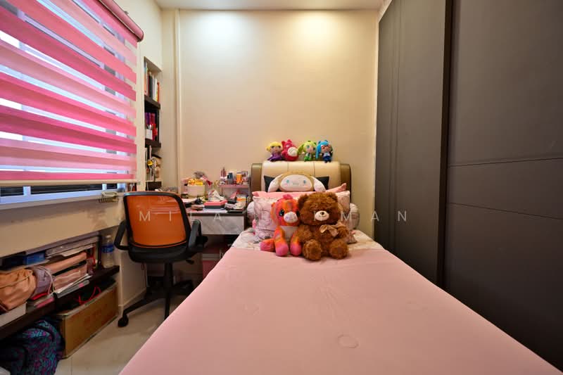 250C Compassvale Street, 250C Compassvale Street, 3 Bedrooms, 1,400 sqft, HDB Flat For Sale, by Mila Rahman, 500195159 - Common Bedroom - PropertyGuru.com.sg
