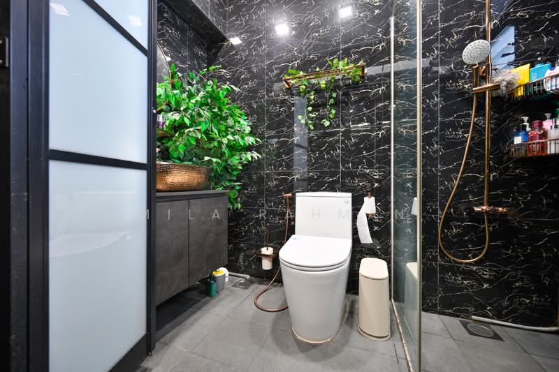 250C Compassvale Street, 250C Compassvale Street, 3 Bedrooms, 1,400 sqft, HDB Flat For Sale, by Mila Rahman, 500195159 - Master Bathroom - PropertyGuru.com.sg