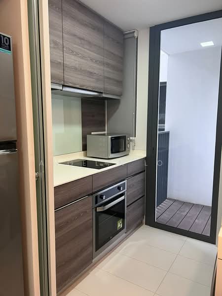 Coco Palms, 17 Pasir Ris Grove, 2 Bedrooms, 743 sqft, Condominium For Rent, by Angelin Loh, 500195169 - Kitchen - PropertyGuru.com.sg