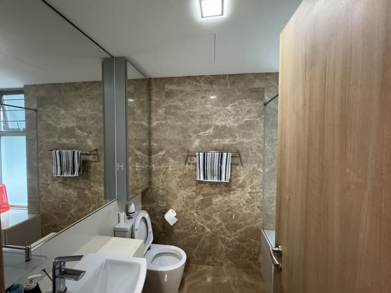 Caspian, 60 Lakeside Drive, 4 Bedrooms, 1,593 sqft, Condominium For Sale, by Helen Yau, 500195175 - Bathroom - PropertyGuru.com.sg