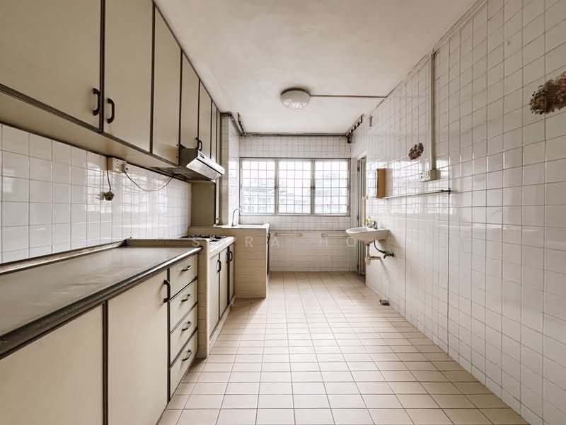 146 Bishan Street 11, 146 Bishan Street 11, 3 Bedrooms, 904 sqft, HDB Flat For Sale, by Sara Ho, 500195189 - Kitchen - PropertyGuru.com.sg