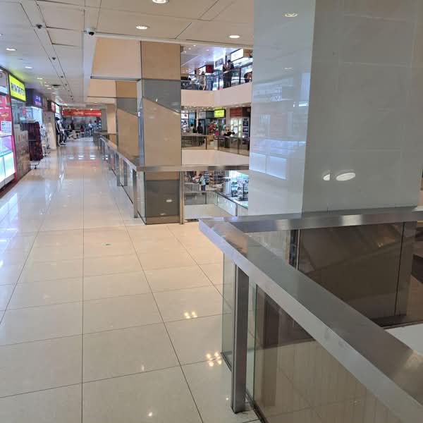Peninsula Plaza, 111 North Bridge Road, 2,454 sqft, Other Retail For Sale, by Mike ., 500195191 - Corridor - CommercialGuru.com.sg