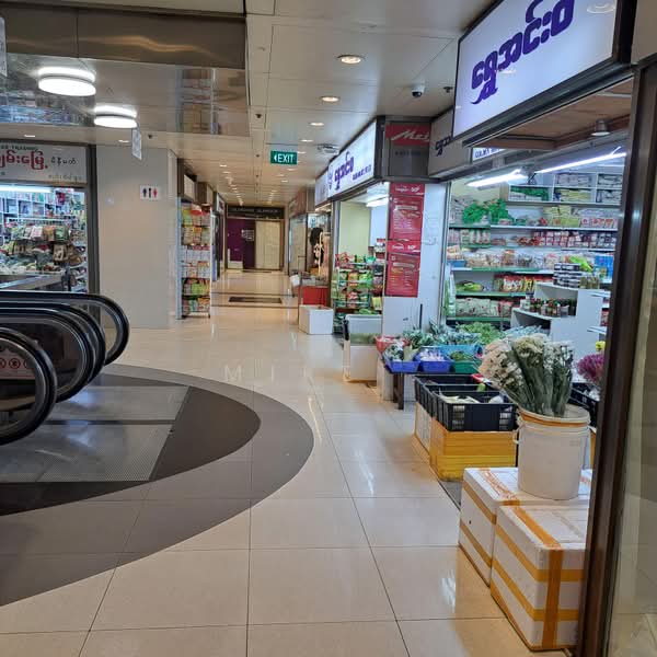 Peninsula Plaza, 111 North Bridge Road, 2,454 sqft, Other Retail For Sale, by Mike ., 500195191 - Corridor - CommercialGuru.com.sg