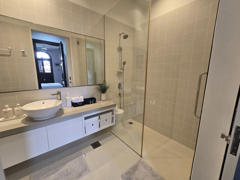 Emerald Hill Conservation Area, Saunders Road, 2 Bedrooms, 1,642 sqft, Conservation House For Rent, by Chia S M, 500195192 - Bathroom - PropertyGuru.com.sg