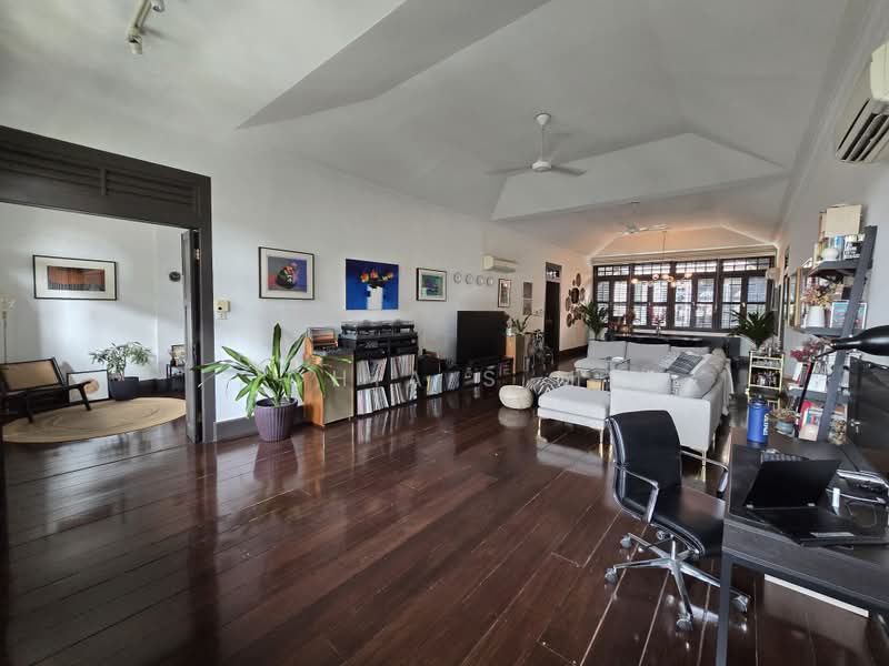 Emerald Hill Conservation Area, Saunders Road, 2 Bedrooms, 1,642 sqft, Conservation House For Rent, by Chia S M, 500195192 - Living Room - PropertyGuru.com.sg