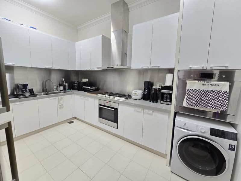 Emerald Hill Conservation Area, Saunders Road, 2 Bedrooms, 1,642 sqft, Conservation House For Rent, by Chia S M, 500195192 - Kitchen - PropertyGuru.com.sg