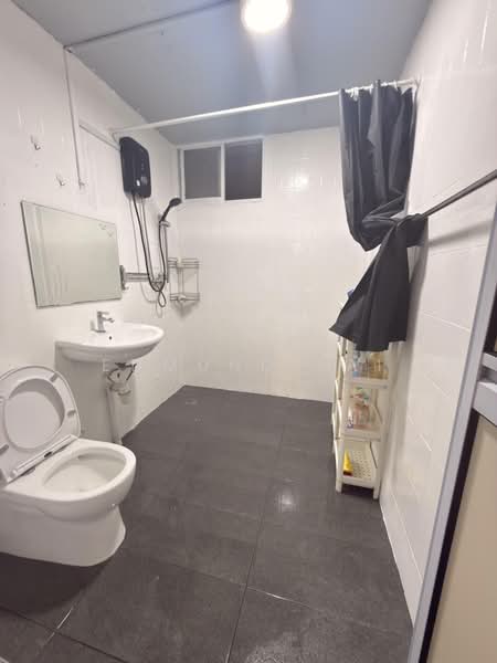 People's Park Centre, 101 Upper Cross Street, Room Rental, 150 sqft, Apartment For Rent, by Edmund Lai, 500195193 - Bathroom - PropertyGuru.com.sg