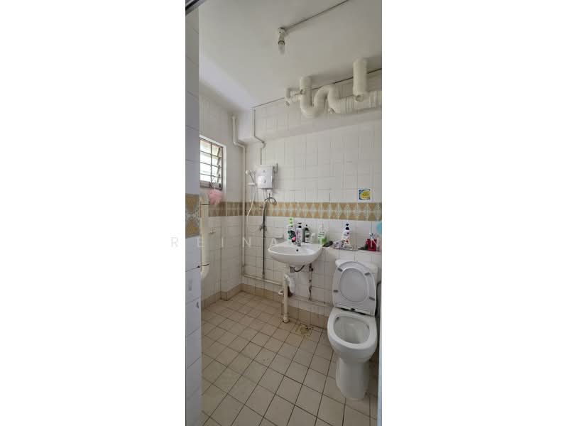 496G Tampines Avenue 9, 496G Tampines Avenue 9, Room Rental, 200 sqft, HDB Flat For Rent, by Reina Tan, 500195196 - Bathroom - PropertyGuru.com.sg