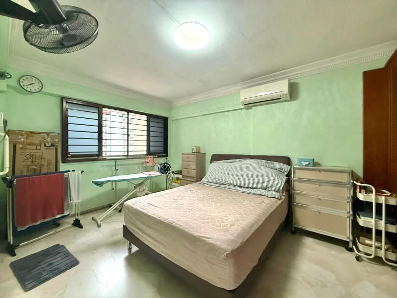 305 Jurong East Street 32, 305 Jurong East Street 32, 3 Bedrooms, 1,421 sqft, HDB Flat For Sale, by Kenneth Yeo, 500195199 - Bedroom - PropertyGuru.com.sg
