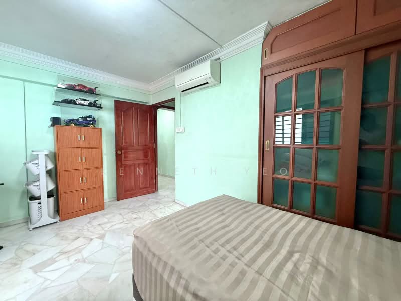305 Jurong East Street 32, 305 Jurong East Street 32, 3 Bedrooms, 1,421 sqft, HDB Flat For Sale, by Kenneth Yeo, 500195199 - Bedroom - PropertyGuru.com.sg