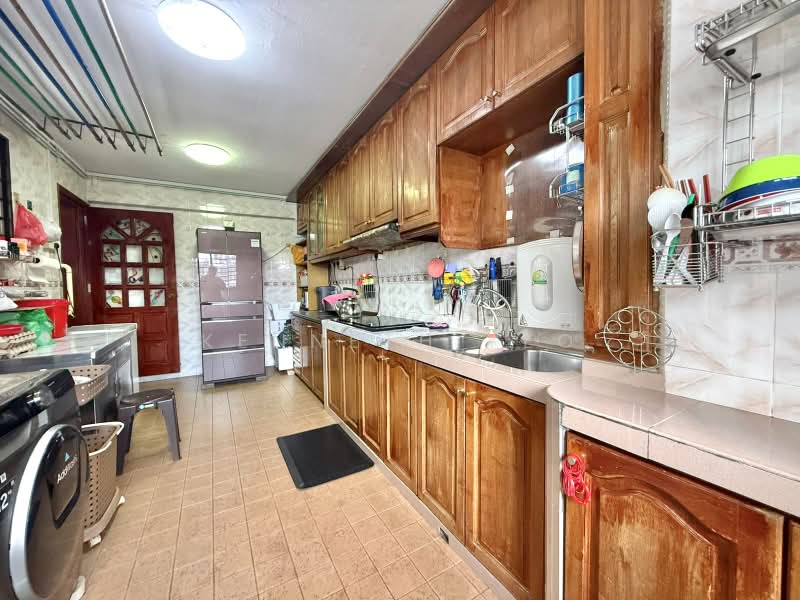 305 Jurong East Street 32, 305 Jurong East Street 32, 3 Bedrooms, 1,421 sqft, HDB Flat For Sale, by Kenneth Yeo, 500195199 - PropertyGuru.com.sg
