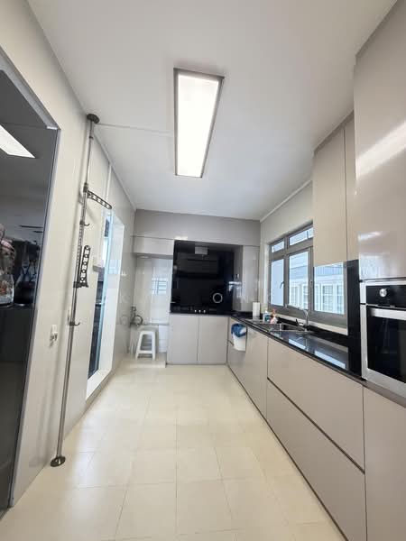 647 Pasir Ris Drive 10, 647 Pasir Ris Drive 10, 4 Bedrooms, 1,615 sqft, HDB Flat For Sale, by Kal Ong, 500195204 - Kitchen - PropertyGuru.com.sg