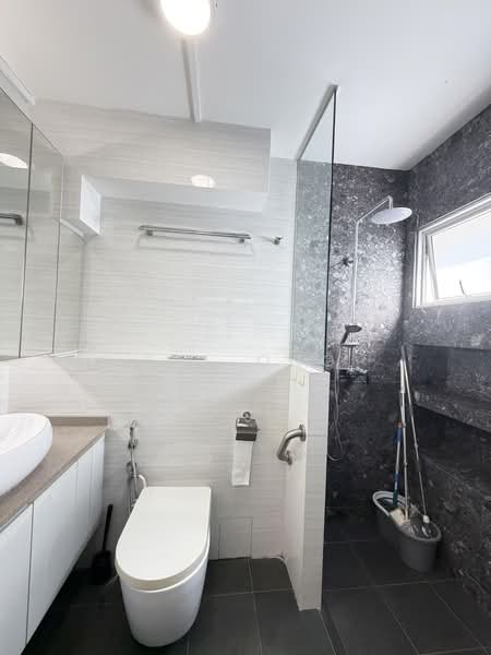 647 Pasir Ris Drive 10, 647 Pasir Ris Drive 10, 4 Bedrooms, 1,615 sqft, HDB Flat For Sale, by Kal Ong, 500195204 - Bathroom - PropertyGuru.com.sg