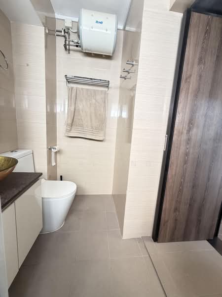 647 Pasir Ris Drive 10, 647 Pasir Ris Drive 10, 4 Bedrooms, 1,615 sqft, HDB Flat For Sale, by Kal Ong, 500195204 - Bathroom - PropertyGuru.com.sg