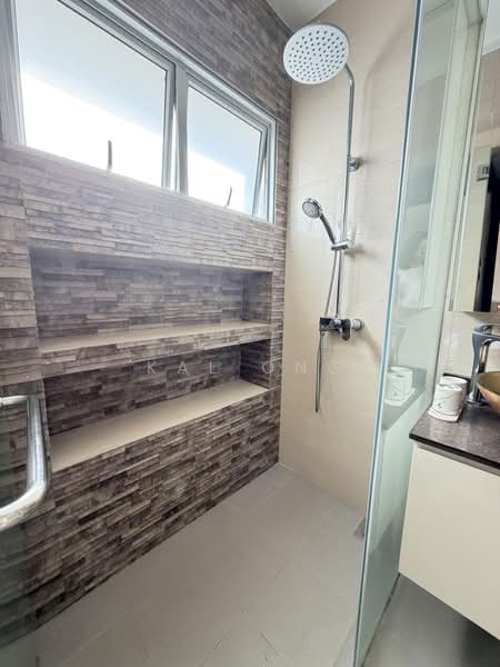647 Pasir Ris Drive 10, 647 Pasir Ris Drive 10, 4 Bedrooms, 1,615 sqft, HDB Flat For Sale, by Kal Ong, 500195204 - Bathroom - PropertyGuru.com.sg