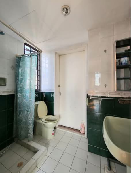 The Tanamera, 5 Tanah Merah Kechil Road, 3 Bedrooms, 1,323 sqft, Condominium For Sale, by Cynthia Chan, 500195210 - Bathroom - PropertyGuru.com.sg