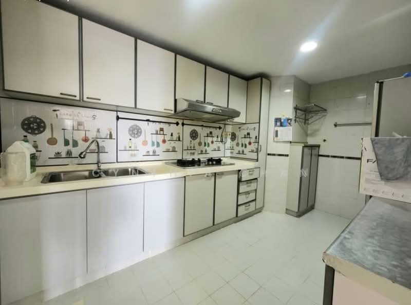 The Tanamera, 5 Tanah Merah Kechil Road, 3 Bedrooms, 1,323 sqft, Condominium For Sale, by Cynthia Chan, 500195210 - Kitchen - PropertyGuru.com.sg