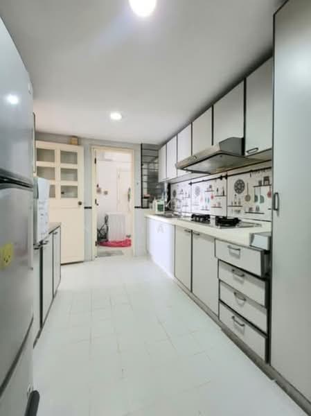 The Tanamera, 5 Tanah Merah Kechil Road, 3 Bedrooms, 1,323 sqft, Condominium For Sale, by Cynthia Chan, 500195210 - Kitchen - PropertyGuru.com.sg