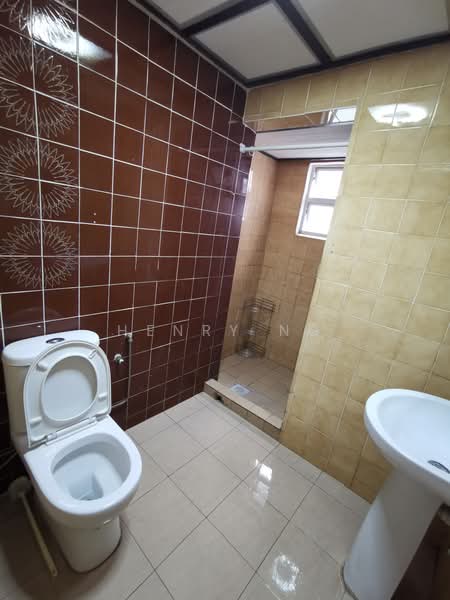 Braddell View, 10R Braddell Hill, 6 Bedrooms, 1,561 sqft, Condominium For Sale, by Henry Ng, 500195212 - Bathroom - PropertyGuru.com.sg