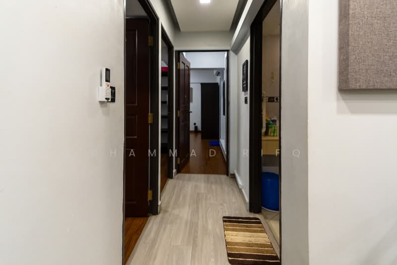 466A Spring Lodge, 466A Sembawang Drive, 3 Bedrooms, 969 sqft, HDB Flat For Sale, by Muhammad Rifqi, 500195214 - Corridor - PropertyGuru.com.sg