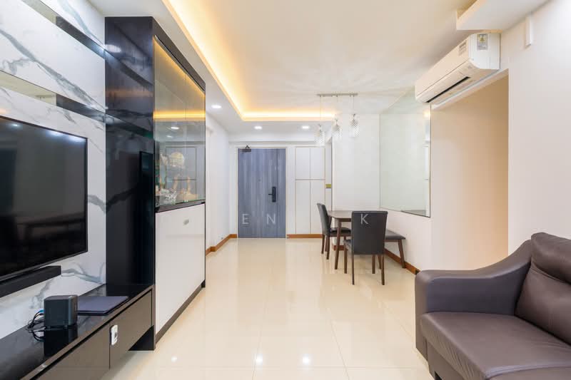 676B Punggol Drive, 676B Punggol Drive, 3 Bedrooms, 1,001 sqft, HDB Flat For Sale, by Queenie Ke, 500195215 - Living Room - PropertyGuru.com.sg