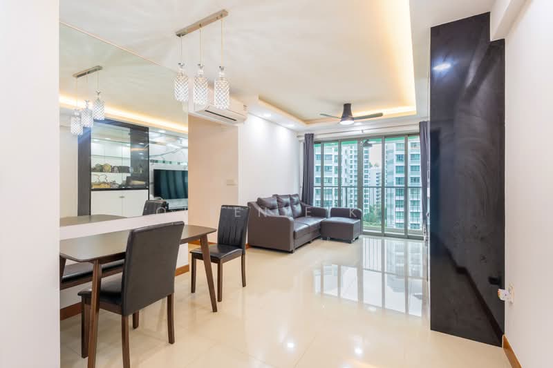 676B Punggol Drive, 676B Punggol Drive, 3 Bedrooms, 1,001 sqft, HDB Flat For Sale, by Queenie Ke, 500195215 - Living Room - PropertyGuru.com.sg