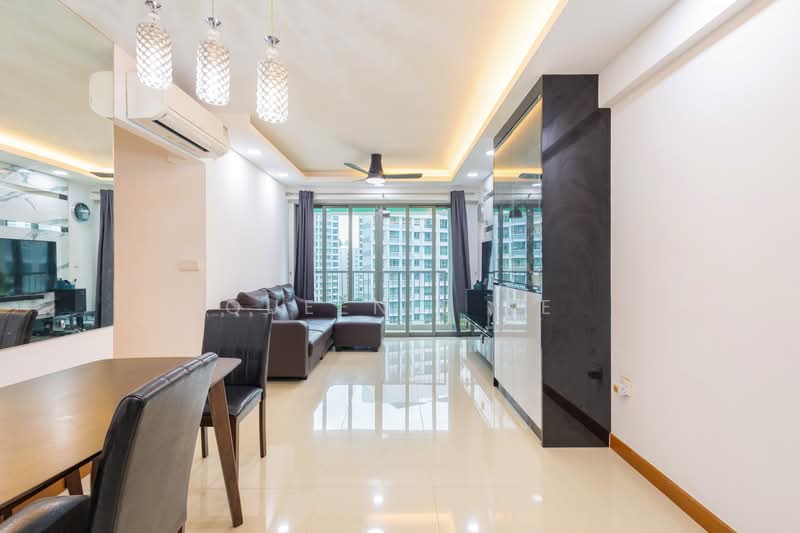 676B Punggol Drive, 676B Punggol Drive, 3 Bedrooms, 1,001 sqft, HDB Flat For Sale, by Queenie Ke, 500195215 - Living Room - PropertyGuru.com.sg