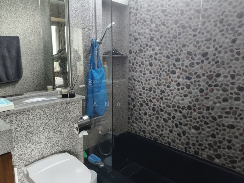Watermark Robertson Quay, 3 Rodyk Street, 2 Bedrooms, 1,034 sqft, Apartment For Rent, by Diana Kok, 500195216 - Bathroom - PropertyGuru.com.sg