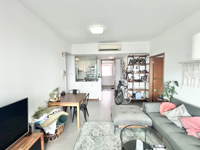 Regency Suites, 36 Kim Tian Road, 2 Bedrooms, 980 sqft, Condominium For Sale, by Nick Toh, 500195218 - Living Room - PropertyGuru.com.sg