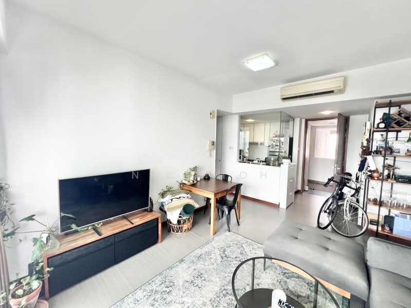 Regency Suites, 36 Kim Tian Road, 2 Bedrooms, 980 sqft, Condominium For Sale, by Nick Toh, 500195218 - Living Room - PropertyGuru.com.sg