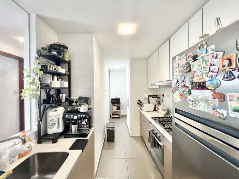 Regency Suites, 36 Kim Tian Road, 2 Bedrooms, 980 sqft, Condominium For Sale, by Nick Toh, 500195218 - Kitchen - PropertyGuru.com.sg