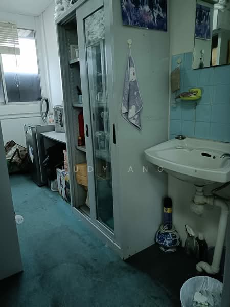 People's Park Centre, 101 Upper Cross Street, 614 sqft, Office For Sale, by Judy Ang, 500195222 - Bathroom - CommercialGuru.com.sg