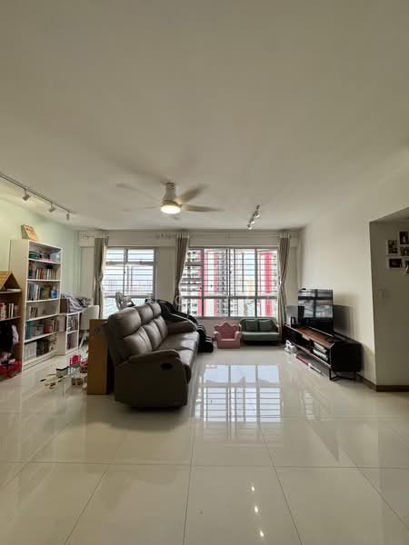 228B Ang Mo Kio Street 23, 228B Ang Mo Kio Street 23, 3 Bedrooms, 1,216 sqft, HDB Flat For Sale, by Luo Jie, 500195224 - Living Room - PropertyGuru.com.sg