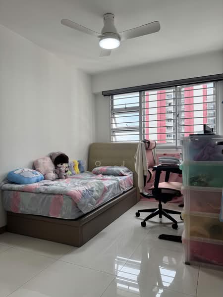 228B Ang Mo Kio Street 23, 228B Ang Mo Kio Street 23, 3 Bedrooms, 1,216 sqft, HDB Flat For Sale, by Luo Jie, 500195224 - Bedroom - PropertyGuru.com.sg