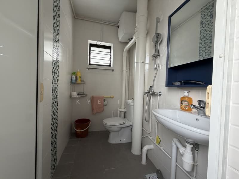 115 Pending Road, 115 Pending Road, Room Rental, 120 sqft, HDB Flat For Rent, by Kye Tang, 500195227 - Bathroom - PropertyGuru.com.sg