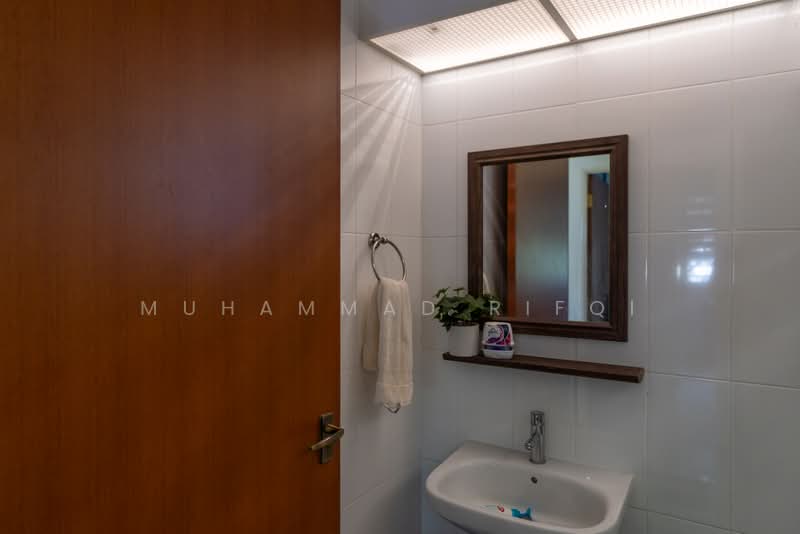 784A Woodlands Rise, 784A Woodlands Rise, 3 Bedrooms, 1,001 sqft, HDB Flat For Sale, by Muhammad Rifqi, 500195230 - Bathroom - PropertyGuru.com.sg