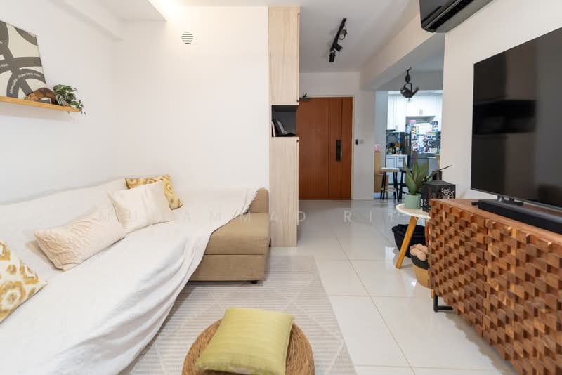 784A Woodlands Rise, 784A Woodlands Rise, 3 Bedrooms, 1,001 sqft, HDB Flat For Sale, by Muhammad Rifqi, 500195230 - Living Room - PropertyGuru.com.sg