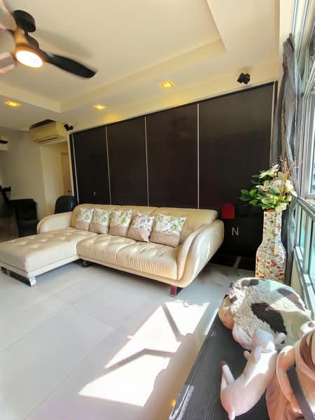 183B Boon Lay Avenue, 183B Boon Lay Avenue, 4 Bedrooms, 1,205 sqft, HDB Flat For Sale, by Elaine Tan, 500195233 - Living Room - PropertyGuru.com.sg