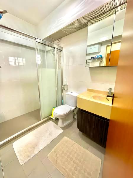 183B Boon Lay Avenue, 183B Boon Lay Avenue, 4 Bedrooms, 1,205 sqft, HDB Flat For Sale, by Elaine Tan, 500195233 - Bathroom - PropertyGuru.com.sg