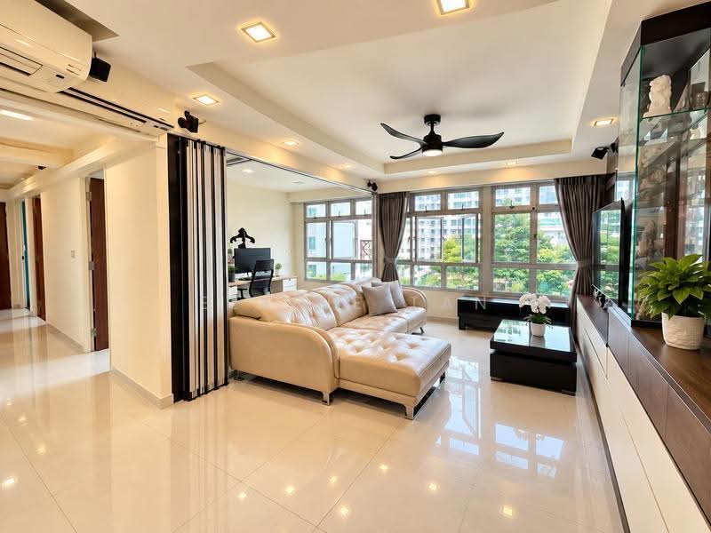 183B Boon Lay Avenue, 183B Boon Lay Avenue, Boon Lay / Jurong / Tuas, 4 Bedrooms, 1,205 sqft, HDB Flat For Sale, by Elaine Tan, 500195233 - Living Room - PropertyGuru.com.sg