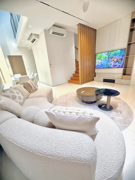 Affinity At Serangoon, , 5 Bedrooms, 2,336 sqft, Cluster House For Rent, by Macdelyn Tay Lee Huey, 500195250 - Living Room - PropertyGuru.com.sg