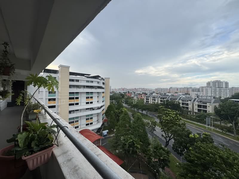 701 Hougang Avenue 2, 701 Hougang Avenue 2, 2 Bedrooms, 764 sqft, HDB Flat For Sale, by Risdian Isbintara, 500195253 - Exterior - PropertyGuru.com.sg