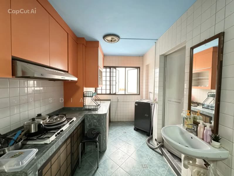 701 Hougang Avenue 2, 701 Hougang Avenue 2, 2 Bedrooms, 764 sqft, HDB Flat For Sale, by Risdian Isbintara, 500195253 - Kitchen - PropertyGuru.com.sg