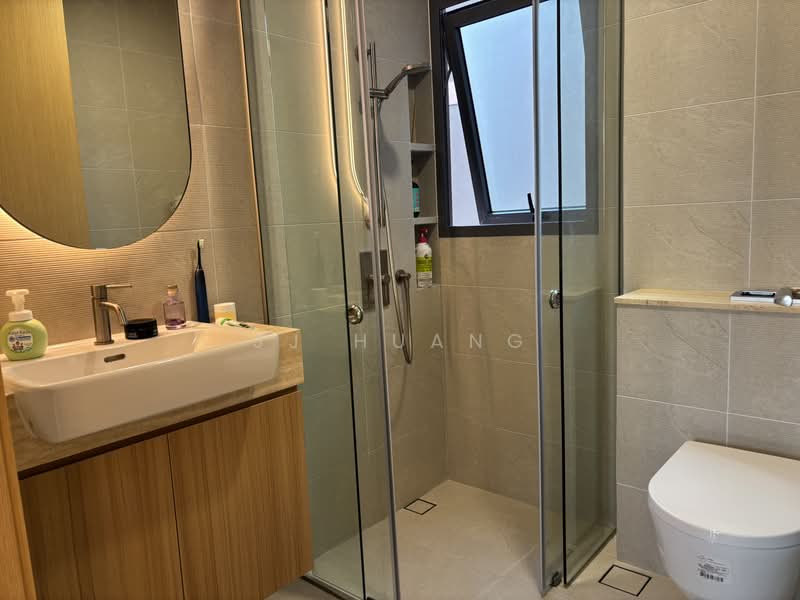 Hill House, 10A-11 Institution Hill, 10B, 2 Bedrooms, 624 sqft, Condominium For Rent, by JJ Huang, 500195259 - Master Bathroom - PropertyGuru.com.sg