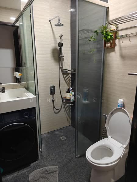 Oxley Edge, 308 River Valley Road, Room Rental, 121 sqft, Apartment For Rent, by Denise Lee, 500195266 - Bathroom - PropertyGuru.com.sg