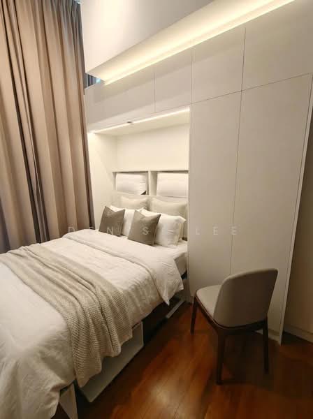 Oxley Edge, 308 River Valley Road, Room Rental, 121 sqft, Apartment For Rent, by Denise Lee, 500195266 - L2 Master room with balcony - PropertyGuru.com.sg